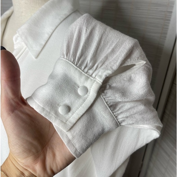 Wilfred White Button-Down Blouse Size L Long Sleeve Button Cuffs - Picture 3 of 9